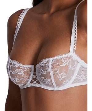 Aubade Kiss Of Love Half Cup Bra. Half Cup underwired bra with embroidered non padded cups and matching briefs avaible. The product is hand-wash only.