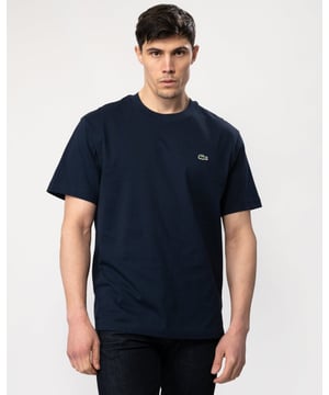 The timeless Lacoste tee gets an update in a super-comfortable mid-weight fabric. A versatile essential that goes with everything, finished with an iconic crocodile.

Weight: 180g/m²
Crew neck with hood
Classic, comfortable fit
Embroidered crocodile on chest

Cotton (100%)
TH7318
 
