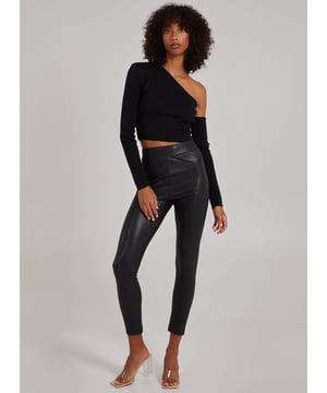 The figure hugging trousers that work for the night and the day! A killer pair of faux leather trousers are the wardrobe essential you need this season, so look no further and stay on trend with these PU Lined Trousers.