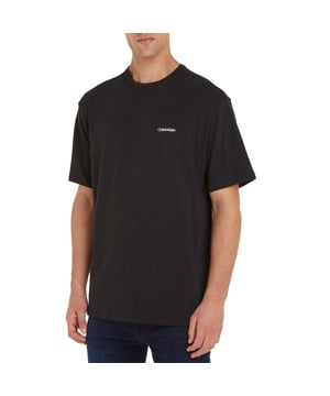 Mens Calvin Klein Lounge T- Shirt in black.- Ribbed crewneck.- Short sleeves.- Signature tape inside the neckline.- Calvin Klein embroidery on the chest.- Regular fit.- Ref: 000NM2298EUB1
