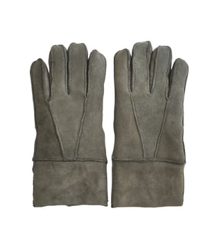 Experimente una calidez lujosa y una elegancia atemporal con los guantes de piel de oveja supersuaves unisex de Infinity. Fabricados con piel de oveja de primera calidad, estos guantes brindan una suavidad y comodidad inigualables, envolviendo sus manos en una calidez acogedora. Los detalles de puntadas refinadas agregan un toque sutil de sofisticación, lo que los convierte en un accesorio versátil para cualquier ocasión. Disponibles en una gama de colores clásicos, estos guantes complementan a la perfección su guardarropa y realzan su estilo. Con múltiples tamaños para elegir, encontrará el ajuste perfecto para máxima comodidad y flexibilidad. Combinando la artesanía tradicional con la funcionalidad moderna, los guantes de piel de oveja supersuaves unisex de Infinity garantizan tanto protección como estilo, para que pueda salir con confianza, sabiendo que está usando los guantes de la mejor calidad. Tamaño y ajuste Estos guantes pueden sentirse ajustados al principio, pero con unas pocas horas de uso, la piel de cordero se estirará naturalmente y se adaptará a su ajuste único.