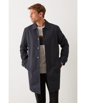 Layer up in style with our Mac coat, perfect for any occasion. Easy-to-wear wardrobe staple that combines classic button fastening and outer pockets. Made from a cotton blend fabric, this coat is both durable and comfortable, whilst the classic Mac silhouette delivers on style.