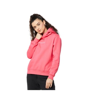Sweatshirt Calvin Klein Flash-Logo Damen Rosa Synthetik. Authentische Kleidung der Marke Calvin Klein - Streetwear/Sportswear Design von Calvin Klein - Calvin Klein für Damen, modisch und perfekt für den Alltag - Das rosa Sweatshirt von Calvin Klein lässt sich ideal mit dem Rest Ihrer Garderobe kombinieren - bequemer Synthetikstoff - klassisch - Flash-Logo -