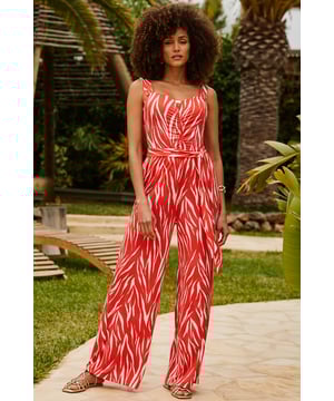 Cue all eyes on youCrafted from soft jersey with the perfect amount of stretchGorgeous sweetheart neckline and bra-friendly strapsYou'll love the flattering ruched detailBelted waist falls to a breezy wide-leg silhouetteAdd a straw bag and sandals for summer perfectionInside leg to fit: Short 29" | Regular 31" | Long 33"