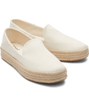 An easy-on, elevated espadrille. The Carolina is crafted with suede uppers, cushy insoles and a platform sole for the perfect amount of lift. A must-have for coffee runs, errands or anywhere the day takes you.