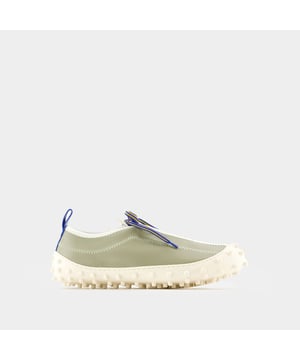 Farbe: KHAKI - MGR MILITARY GREEN. Hauptmaterial: glattes Lammleder. Material Sohle: Gummi. Futtermaterial: Leder. Verschluss: Schnürsenkel auf der Oberseite. Form der Kappe: spitz. Fällt normal aus - Sizing: europäisch.
