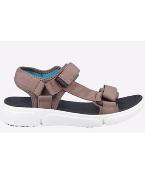 Women's summer walking leisure shoe from Cotswold. Alderton is crafted with lightweight textile uppers, triple touch fastening straps and for a secure fit. Lightweight EVA footbed and sole
Triple Touch Fastening straps
Summer walking leisure shoe
Lightweight textile upper
Lightweight EVA footbed and sole