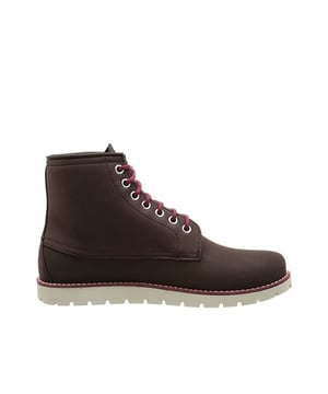 La plantilla aislada que alinea los zapatos le dan comodidad térmica y es increíblemente suave. ¿Un paseo por la ciudad o para trabajar? En estos zapatos estarás cálido y cómodo donde quiera que vayas. La parte superior del cuero ecológico mantiene los zapatos luciendo prístinos sin importar las condiciones climáticas. Si le gusta el calzado práctico y de alta calidad, este es el modelo para usted.