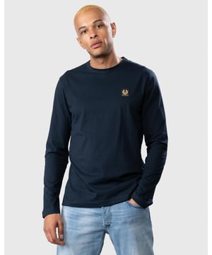 With a classic fit, this T-shirt is free from embellishments, save from the small Phoenix badge on the chest.
Cotton jerseyLong-sleeved branded crew-neck T-shirtEmbroidered-edge Belstaff patch on left chest100% CottonProduct ref: 100054
 
Model is 6'3" and wears size L