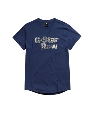 Dieses T-Shirt für Männer ist ein tolles Basic, das sich vielseitig kombinieren lässt. Es ist aus hochwertigem Material gefertigt, das sich angenehm auf der Haut anfühlt und atmungsaktiv ist. Das macht es äußerst angenehm zu tragen. Das T-Shirt hat einen klassischen Rundhalsausschnitt mit gerippten Einfassungen. Die Ärmel haben einen umgeschlagenen Saum. Der abgerundete Saum auf der Vorder- und Rückseite des T-Shirts verleiht ihm einen besonderen Look. Das unifarbene Design wird durch einen Label-Print auf der Brust abgerundet.