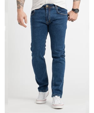Klassischer Stil trifft auf Komfort: Rock Creek Herren Jeans Regular Fit Die Rock Creek Herren Jeans in Regular Fit begeistert mit ihrem klassischen Blauton, der zu jedem Anlass passt. Egal, ob im Büro oder in der Freizeit - diese Jeans verleiht Ihrem Look einen Hauch von Eleganz und Stil.  Unvergleichlicher Tragekomfort Hergestellt aus hochwertigem Material, bietet diese Jeans einen unvergleichlichen Tragekomfort. Die Kombination aus 98% Baumwolle und 2% Elasthan sorgt für eine optimale Passform und Bewegungsfreiheit den ganzen Tag über.  Robust und Langlebig Die Stone-Washed-Optik verleiht der Jeans nicht nur einen modernen Look, sondern macht sie auch besonders robust und langlebig. Diese Jeans ist bereit, mit Ihnen Abenteuer zu erleben und dabei stets gut auszusehen.