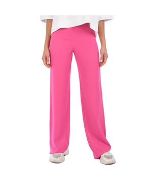 Pantalón de pierna ancha de Emporio Armani, confeccionado en un tejido ligero y de alta calidad que garantiza confort y sofisticación. 

Su diseño de tiro alto estiliza la figura, mientras que la silueta amplia aporta un toque moderno y elegante.

El cierre lateral con cremallera asegura un ajuste limpio y discreto, manteniendo la estética minimalista que caracteriza a la marca. 

Perfecto para combinar con blusas ajustadas o tops ligeros, este pantalón es una opción versátil que eleva cualquier look, ya sea para ocasiones formales o estilismos casuales con un toque chic. 

Una prenda atemporal que refleja la esencia del lujo contemporáneo.
 Composición: 79% Viscosa, 21% Acetato
 Cuidados:
- Lavar a máquina en agua fría  y ciclo delicado.
- Usar detergentes suaves.
- Usar secadora a baja temperatura.
- Planchar a bajas temperaturas.
- No lavar en seco.
