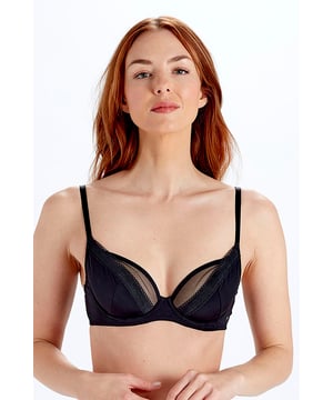 Our Naturals collection is made with a lightweight and breathable microfibre. An everyday essential, boasting wearable designs that make you look and feel great. Simple and timeless a staple colour for any lingerie lover. The plunge bra features a two layer cup design offering support up to a G cup. This is a non padded style but it has been designed to create a smooth and lifted shape.