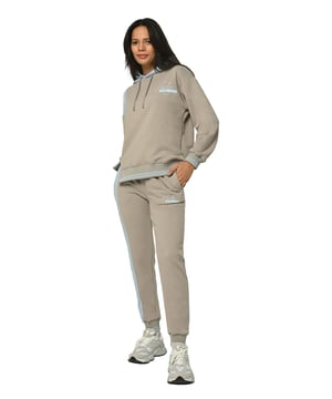Tom Barron Dames trainingspak Lady Boss met print