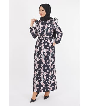 Stofeigenschap: Gemaakt van dubbele stof.Producteigenschap: Het is een nieuw seizoen hijab modeproduct. Het is niet gevoerd. Het heeft een rits aan de achterkant en één knoop. De manchetten zijn elastisch. De riem is verstelbaar. Vanwege concept shoots kan er een licht kleurverschil zijn met het product. Het model draagt maat 38. Maat 38 Jurk Afmetingen: Productlengte: 137 cm - Borst: 88 cm -