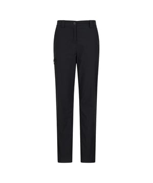 Buitenmateriaal: 95% Polyamide, 5% Elastaan.. Voering: 100% polyester. Stof: Rekken. Ontwerp: Logo. Sluiting: Knoop, Ritsgat. Stoftechnologie: Lichtgewicht, Sneldrogend, Thermisch. Riemlussen. Zakken: 2 Zijzakken, 2 Achterzakken, 1 Dijbeenzak, Rits.