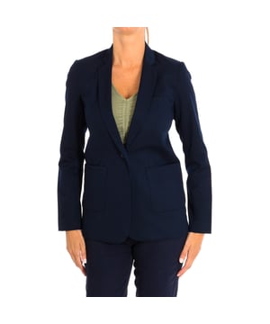 Karl Marc John blazer met lange mouwen.
 Navy kleur
 Elegant getailleerd model.
 Sluiting met één knoop.
 Klassieke kraag met revers.
 Twee steekzakken aan de voorkant.
 Gevoerde binnenkant.
 Naden in toon zichtbaar.

 Samenstelling: 77% Polyester, 20% Rayon, 3% Elastaan; Voering: 100% Polyester.

 -Gebruik geen wasmachine.
 -Gebruik geen droger.
 -Geen bleekmiddel gebruiken.
 -Niet strijken.
 -Niet chemisch reinigen.
 Samenstelling: 77% Polyester, 20% Rayon, 3% Elastaan; Voering: 100% Polyester.
 Onderhoud:
-Gebruik geen wasmachine.
 -Gebruik geen droger.
 -Geen bleekmiddel gebruiken.
 -Niet strijken.
 -Niet chemisch reinigen.
