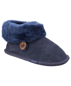 Inspired by cosy country cottages and village home comforts of the Cotswold Hills, Wotton is a premium bootie slipper with luxurious double faced sheepskin, soft suede uppers and gentle rubber grips for ultimate comfort.Crafted with a soft leather suede upper. 
Luxurious soft thick sheepskin lining and footbed. 
Large double faced sheepskin wool cuff. 
Bold natural toned button detail. 
Comfort textile sole with rubber grip panels.