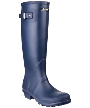 These classic style wellies are a must for the wet weather, featuring a side buckle strap these wellies are perfect for keeping your feet dry when the weather is looking cloudyCotswold Sandringham Buckle-Up Wellington. 
Side buckle straps. 
Classic style wellington. 
Fully Waterproof. 
Calf circumference of 360mm.