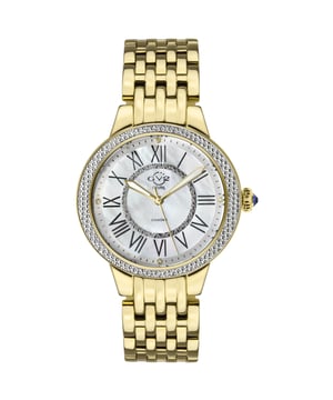 « Nommée d'après la célèbre Astor Place de Manhattan, connue pour sa culture et sa créativité, la collection Astor II élève le drame au rang d'art. Avec la lunette incrustée de diamants emblématique de 38 mm d'Astor composée de cinquante diamants authentiques et d'une couronne de pierres précieuses cabochon bleu distinctive, l'Astor II est Ne pas être en reste avec un visage en nacre époustouflant.En nacre noire, bleue ou blanche brillante, la distinguée Astor II fait monter les enchères avec quatre diamants taille simple encerclant un cercle intérieur serti de 12 diamants. Bracelet en acier inoxydable doré ou argenté, l'élégance a un nouveau nom Rehaussez le drame et élevez l'intrigue avec la superbe collection Astor II : facile à apprécier et difficile à ignorer.

GV2 9141 Montre Astor II pour femme avec diamants suisses

Montre suisse pour femme GV2 de la collection Astor II
Boîtier en acier inoxydable 316L de 38 mm avec lunette taillée au diamant
Cadran MOP blanc brillant avec index noirs, 4 diamants taille unique sur le cadran, avec cercle intérieur taille diamant
Push Pull Couronne cannelée avec cabochon bleu Pierre
Bracelet en Acier Inoxydable 316L Or Rose avec Boucle Déployante
Verre saphir antireflet
Résistant à l'eau jusqu'à 30 mètres/3ATM
Mouvement à quartz suisse Ronda 763