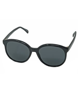 Givenchy GV7107/S 807/IR Sonnenbrille. Breite der Gläser = 56 mm. Breite des Nasenstegs = 18 mm. Bügellänge = 145 mm. Sonnenbrille, Sonnenbrillenetui, Reinigungstuch und Pflegeanleitung im Lieferumfang enthalten. 100% Schutz gegen UVA- und UVB-Strahlen und entspricht der britischen Norm EN 1836:2005
