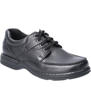 Heren casual veterschoen Randal II van Hush Puppies; perfect voor ontspannen dagelijks gebruik met comfortabele casual leren bovenkant, gewatteerde kraag, ademende voering, inlegzool met body gel technologie en slijtvaste zool voor superieur comfort de hele dag.