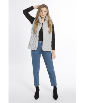 Please note all One-Size Jayley products comfortably fit sizes 8-14. This gorgeous diagonal striped gilet is a go