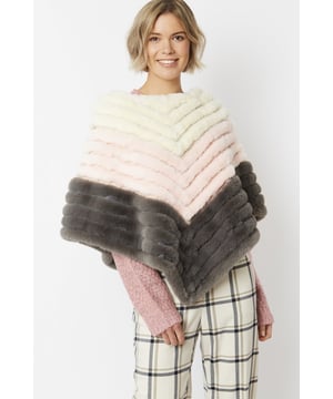 Please note all One-Size Jayley products comfortably fit sizes 8-14. A superb faux fur poncho. A great piece to wear everyday over jeans or on cooler days for added warmth.