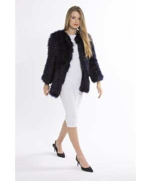 Please note all One-Size Jayley products comfortably fit sizes 8-14. Add a touch of warmth and luxury to your look with this exquisite faux fur, hand knitted jacket. Featuring 3/4 length sleeves, and front hook and eye fastenings. 