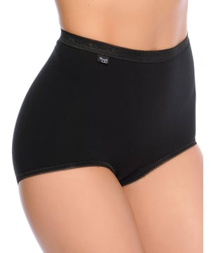 These timeless sloggi Basic Maxi briefs are ideal for everyday wear. Sloggi's BEST SELLING SERIES now features a new generation of soft seams. These sloggi women briefs come multipack of 2. The bi-elastic 95% Cotton fabric guarantees a perfect fit and comfort, as well as the highest durability.  Available in Black, Skin (Beige) and White.    Size Guide:  XS (8), S (10), M (12), L (14), XL (16), 2XL (18), 3XL (20), 4XL (22), 5XL (24), 6XL (26), 7XL (28), 8XL (30)