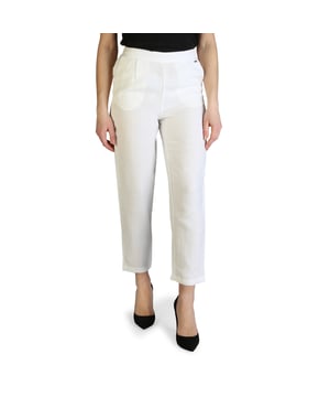 Kollektion: Frühling/Sommer <br> Geschlecht: Frau <br> Typ: Hose <br> Verschluss: elastischer Bund <br> Taschen: 2 <br> Material: 64% Leinen, 36% Viskose <br> Muster: einfarbig <br> Waschhinweis: bei 30° C waschen <br> Modelgröße, cm: 175 <br> Model trägt Größe: 6 <br> Details: sichtbares Logo