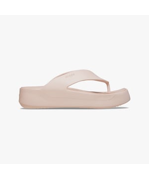 Crocs 209410-6UR GETAWAY PLATFORM FLIP Damen Flip-Flops Quartz

Obermaterial: Croslite

Futtermaterial: Croslite

Sohlenmaterial: Croslite

Verschluss: Schlupf

Eigenschaften: Komfort, Atmungsaktiv

Absatztyp: Plattform

Schuhweite: Normal

Artikelgewicht: 0,8 kg

Absatzhöhe: Niedrig (2,5-4,9 cm)

Sandalentyp: Flip-Flops

Geschenkverpackung: Nein
Produktcode: 209410-6UR