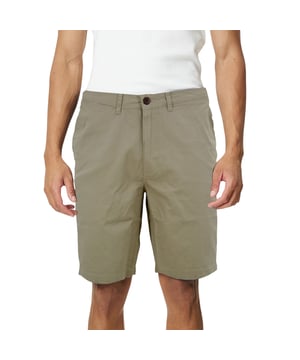 GANT Men's Short

BRAND: GANT
Mid Rise
Soft And Confort 
Regular Leg
97% Cotton 3% Elastane
Made in India
Stretchable
2 Side And 2 Back Pocket
Zip Fly with Button Closure
 Embroidered Logo On The Right Back Pocket
Belt Loops
Machine Wash