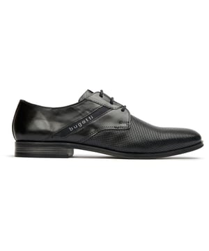A classic Derby shoe with a modern, comfy twist, the Bugatti Logo Derby is sure to freshen up your style this season. Crafted from black leather with intricate detailing and boasting a sharp silhouette with a flexible fit, this smart designer shoe also features a cushioned footbed and Bugatti branding for additional comfort and signature flair.
