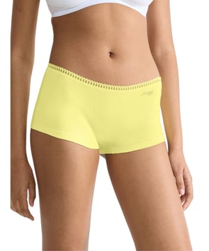 Sloggi GO Crush Short. Mid rise short style brief with a double layer crotch and light, comfortable fabric. 3 Pack. Product is made of 95% Organic Cotton, 5% Elastane and is machine washable.