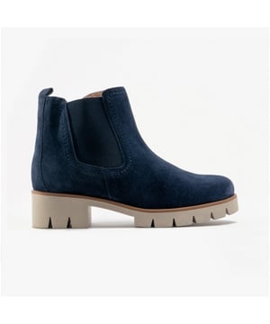Gabor Gabor BODO Womens Chelsea Boots Navy

 Upper Material: Suede

Lining Material: Microfibre

Sole Material: Rubber

Closure/Fastening: Zip,Pull-On

Features: Comfort,Breathable

Heel Type: Block

Toe Shape: Round

Shoe Width: Regular

Item Weight: 0.5 KG

Heel Height: Low (2.5-4.9cm)

Shoe Shaft Height: Ankle

Boot Style: Chelsea

Gift Boxed: No
Product Code: 91.710.36