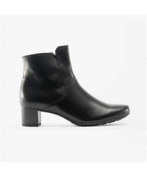 Gabor Gabor HAMLET Womens Leather Ankle Boots Black

 Upper Material: Leather

Lining Material: Synthetic

Sole Material: Synthetic

Closure/Fastening: Zip

Features: Comfort,Breathable

Heel Type: Block

Toe Shape: Round

Shoe Width: Regular

Item Weight: 0.5 KG

Heel Height: Low (2.5-4.9cm)

Shoe Shaft Height: Ankle

Boot Style: Ankle

Gift Boxed: No
Product Code: 92.823.27