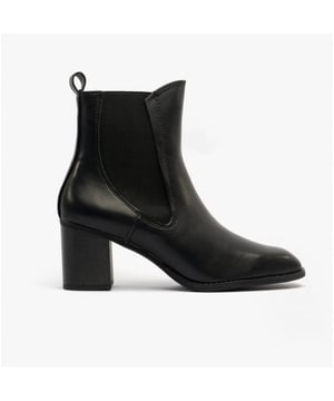 Marco Tozzi Marco Tozzi 25334-29-001 Womens Boots Black

 Upper Material: Synthetic

Sole Material: Textile

Closure/Fastening: Pull-On

Features: Comfort

Heel Type: Block

Toe Shape: Round

Shoe Width: Regular

Item Weight: 1 KG

Heel Height: Medium (5-7.4cm)

Boot Style: Ankle

Gift Boxed: No
Product Code: 25334-29-001