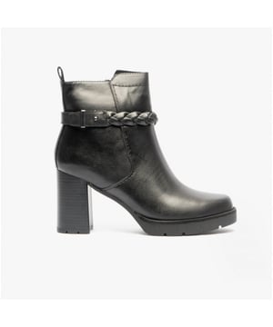 Marco Tozzi Marco Tozzi 25424-29-001 Womens Ankle Boots Black

 Upper Material: Synthetic

Lining Material: Textile

Sole Material: Textile

Closure/Fastening: Pull-On

Features: Comfort

Heel Type: Block

Toe Shape: Round

Shoe Width: Regular

Item Weight: 1.5 KG

Heel Height: Medium (5-7.4cm)

Boot Style: Ankle

Gift Boxed: No
Product Code: 25424-29-001