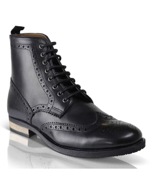 Silver Street London Silver Street London STAMFORD Mens Boots Black

 Upper Material: Leather

Lining Material: Textile

Sole Material: Rubber

Closure/Fastening: Lace-Up

Features: Comfort

Toe Shape: Chisel/Almond

Shoe Width: Regular

Item Weight: 1.2 KG

Heel Height: Low (2.5-4.9cm)

Shoe Shaft Height: Ankle

Boot Style: Ankle Boots

Gift Boxed: No
Product Code: Q287BK