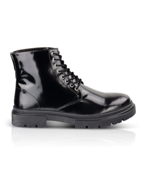 Silver Street London Silver Street London GREENWICH Mens Boots Black

 Upper Material: Leather

Lining Material: Textile

Sole Material: Rubber

Closure/Fastening: Lace-Up

Features: Comfort

Toe Shape: Round

Shoe Width: Regular

Item Weight: 1.2 KG

Heel Height: Low (2.5-4.9cm)

Shoe Shaft Height: Ankle

Boot Style: Ankle Boots

Gift Boxed: No
Product Code: Q319BK
