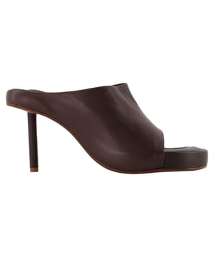 ''Transition''-Looks sind die besten, deshalb solltest du niemals vor Socken mit Sandalen zurückschrecken! Farbe: Marron - Braun. Hauptmaterial: glattes Lammleder. Sohle: synthetisch. Verschluss: zum Hineinschlüpfen. Zehenform: rund. Passform: fällt größengetreu aus - Größen europäisch.