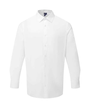 65% gerecycled polyester, 35% katoen. Stof: popeline. Uitvoering: effen. Sluiting: Knoop. Zoom: gebogen. Manchet: dubbele knoop, handschoen. Mouwtype: lange mouwen. Halslijn: Verstevigde kraag. Stoftechnologie: zwaargewicht. Darten op de rug, rugstuk, onderhoudsvriendelijk, zelfgekleurde knopen, mouwbeschermer. 115 gsm. Duurzaamheid: Amfori, BSCI, REACH, Sedex, WRAP-gecertificeerd. S: 34 inch M: 38 inch L: 42 inch XL: 46 inch XXL: 50 inch 3XL: 54 inch 4XL: 58 inch 5XL: 62 inch