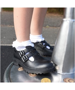 GEOX CASEY D Girls Leather Buckle School Shoes Black

 Upper Material: Leather

Lining Material: Leather

Sole Material: Synthetic

Closure/Fastening: Buckle

Features: Lightweight,Comfort,Breathable,Adjustable

Toe Shape: Round

Shoe Width: Regular

Item Weight: 0.56 KG

Heel Height: Flat (Under 2.5cm)

Shoe Shaft Height: Low Top

Shoe Style: School

Gift Boxed: No
Product Code: J1620D-00043-C9999