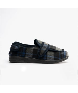 Jo &amp; Joe Jo &amp; Joe BUXTON Mens Touch Fasten Slippers Navy/Grey

 Upper Material: Textile

Lining Material: Textile

Sole Material: Synthetic

Closure/Fastening: Touch Fasten

Features: Warm Lining

Toe Shape: Round

Shoe Width: Regular

Item Weight: 0.5 KG

Heel Height: Flat (Under 2.5cm)

Shoe Shaft Height: Low Top

Slipper Style: Full Slipper

Gift Boxed: No
Product Code: BUXTON/NAV