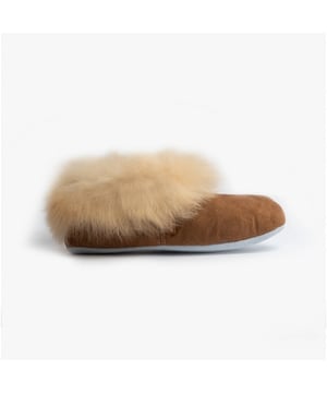 Shepherd Shepherd ANNELIE Womens Sheepskin Full Slippers Chestnut

 Upper Material: Sheepskin

Lining Material: Sheepskin

Sole Material: Suede

Closure/Fastening: Slip-On

Features: Warm Lining

Toe Shape: Round

Shoe Width: Regular

Item Weight: 0.35 KG

Heel Height: Flat (Under 2.5cm)

Shoe Shaft Height: Low Top

Slipper Style: Full Slipper

Gift Boxed: No
Product Code: 1944056