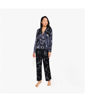 Vero Moda Vero Moda SILLE Womens Nightwear Set Blue Blazer Flower

 Upper Material: Textile

Closure/Fastening: Button,Drawstring

Features: Lightweight,Comfort,Breathable

Toe Shape: Round

Item Weight: 0.5 KG

Heel Height: None

Single Or Multi Pack?: Single

Gift Boxed: No
Product Code: 10254093-3714083