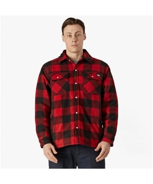 Dickies PORTLAND Herren Shirtjacke Rot\n\nVerschluss: Druckknopf\n\nEigenschaften: Warmes Futter, Komfort\n\nArtikelgewicht: 0,728 KG\n\nMaterialzusammensetzung: Polyester\n\nKleidungsmerkmale: Langärmliges Hemd im Holzfäller-Stil, Gepolstertes Fleece-Futter\nProduktcode: 36227-67579