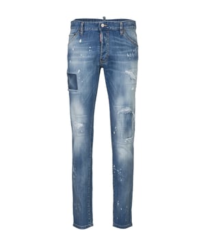 Die Dsquared2 Jeans vereinen trendbewussten Style mit perfekter Passform. Aus hochwertigem Denim gefertigt, bieten sie sowohl Komfort als auch Langlebigkeit. Mit ihrem modernen Schnitt und dezenten Logo-Details sind sie ein echtes Statement-Piece für den modebewussten Mann.