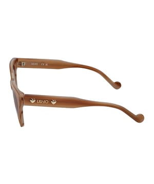 Gafas de sol mujer LIU JO con montura de acetato.

Forma y diseño:
- Estas gafas de sol Liu Jo tienen una silueta redonda.
- La silueta redonda le da a las gafas un aspecto moderno y vanguardista.

Material de la montura:
- La montura de estas gafas de sol está fabricada en acetato.
- El uso de acetato proporciona durabilidad y ligereza a la montura.
- Esto hace que las gafas sean resistentes y cómodas de llevar.

Patillas:
- Las patillas también están hechas de acetato, a juego con el material de la montura.
- El acetato en las patillas agrega solidez y estabilidad a la estructura de las gafas de sol.

Detalles de la marca:
- Grabado de la marca Liu Jo en las patillas.
- Estos elementos de diseño ayudan a identificar claramente el modelo como parte de la colección de gafas sol Liu Jo.

Lentes:
- Los lentes son de alta calidad.
- 100% protección UVB 400.
- Lentes antirreflejos.

El color de las lentes de las gafas de sol puede variar ligeramente con respecto a las imágenes debido a efectos de iluminación o ajustes en el acabado del material, ¡pero siempre conservarán su estilo y calidad!
 Medidas: Alto lente: 52 mm. Ancho lente: 52 mm. Puente: 20 mm. Patillas: 140 mm.
 Composición: Acetato
 Cuidados:
Limpiar las gafas con agua y jabón (neutro).
No usar paños sucios o abrasivos que puedan alterar las características de los filtros.
Utilizar únicamente accesorios y repuestos originales.